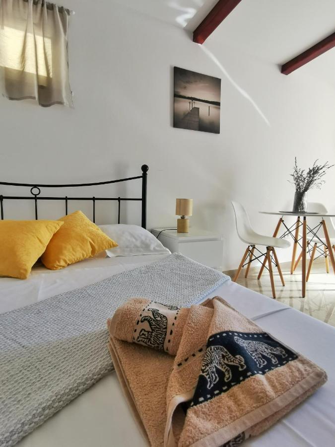 Studio With Character Pula Extérieur photo